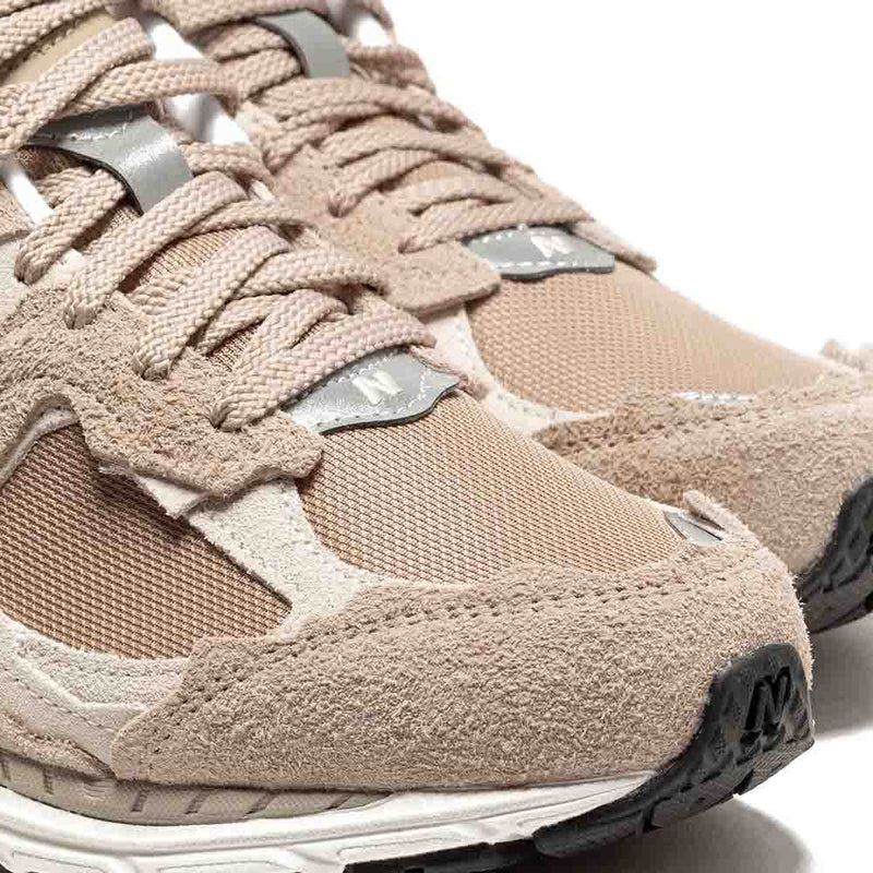 New balance 2002r