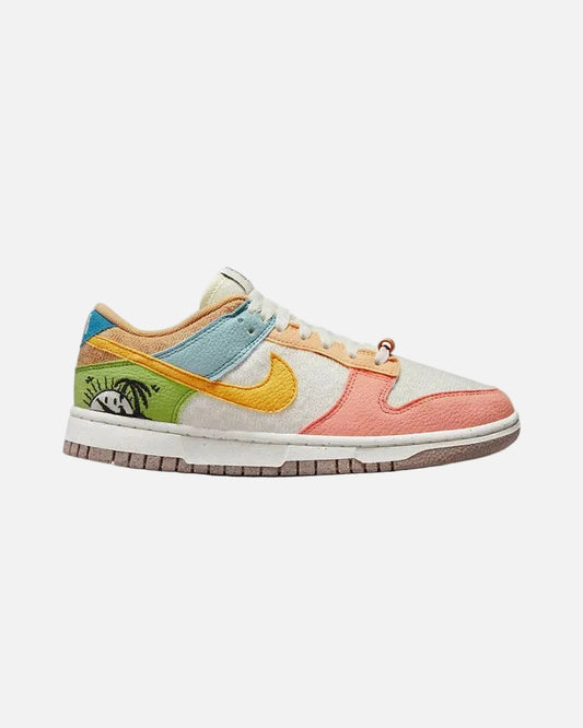 NIKE DUNK LOW